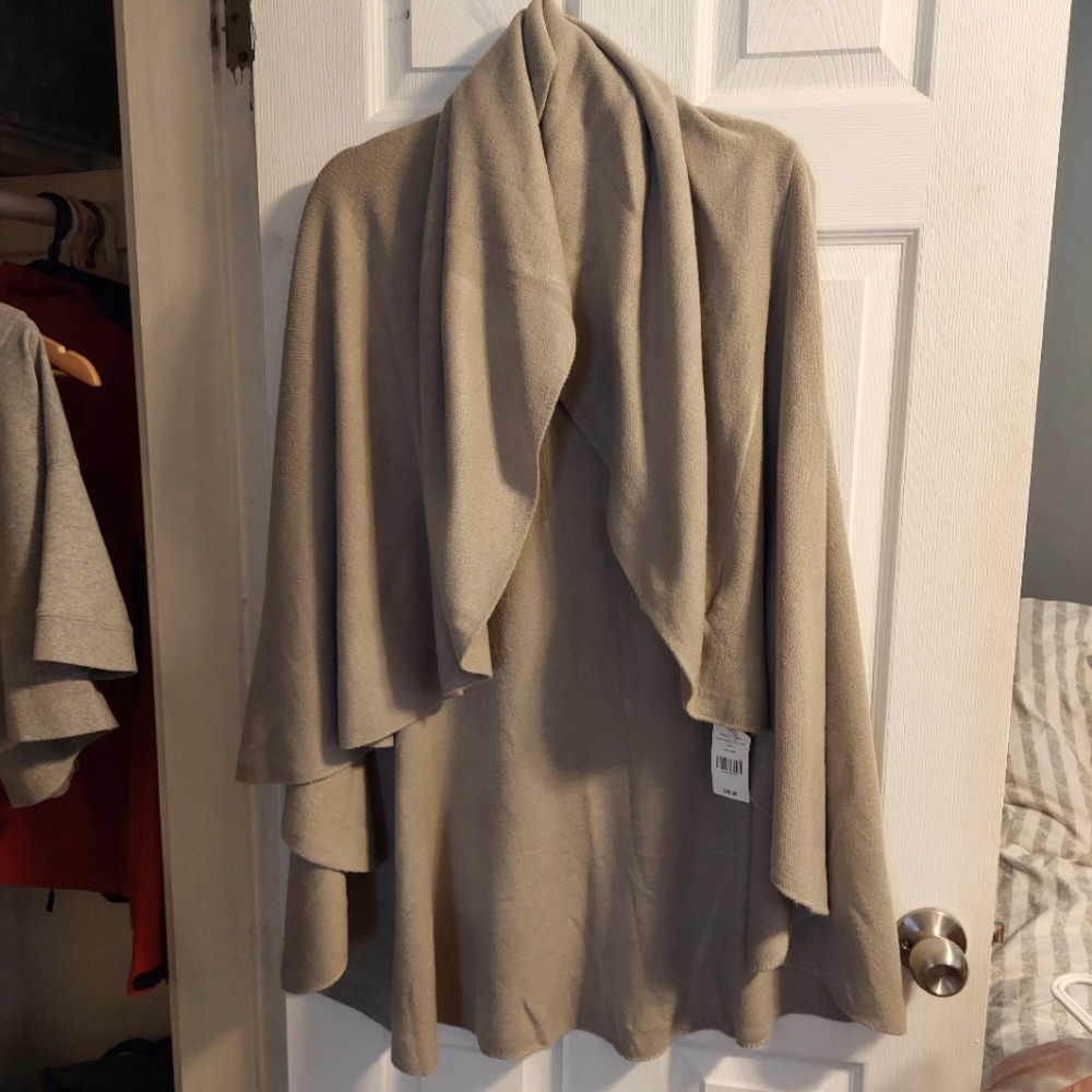NWT grey Women's Sweater/shawl/vest